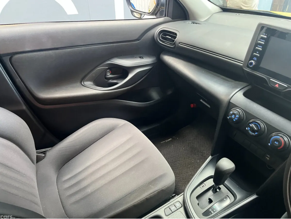 Toyota Yaris Cross SUV, Petrol, 2021, Gold