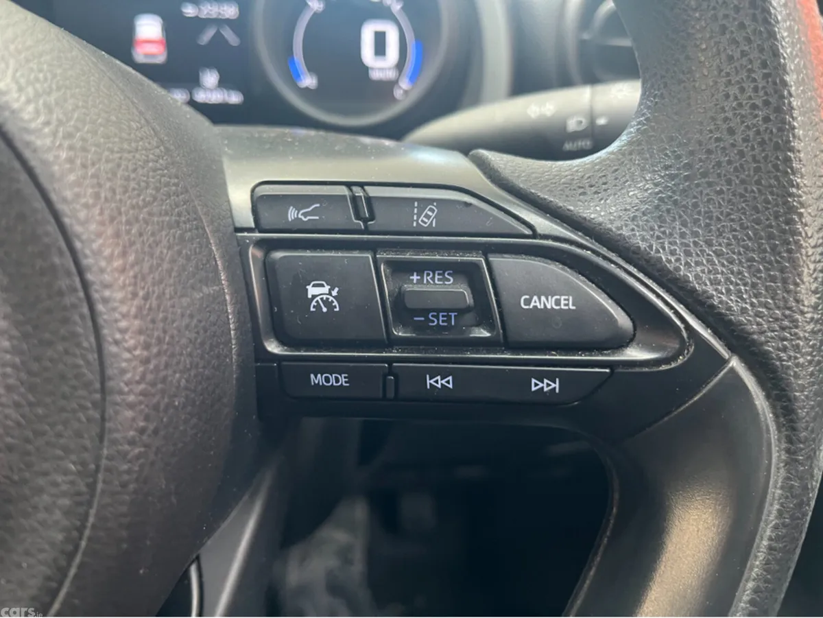 Toyota Yaris Cross SUV, Petrol, 2021, Gold