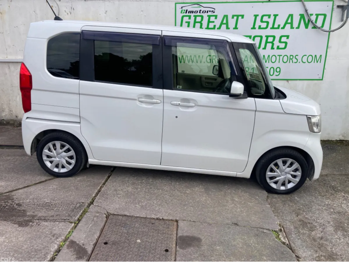 Honda Fit Hatchback, Petrol, 2018, White