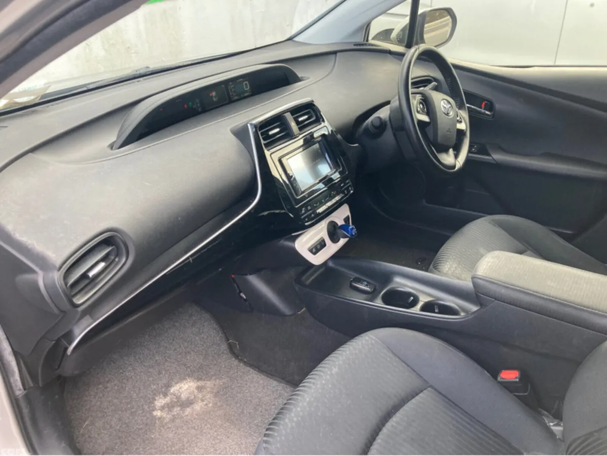 Toyota Prius Hatchback, Petrol Hybrid, 2016, Silver
