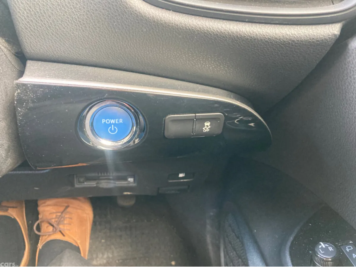 Toyota Prius Hatchback, Petrol Hybrid, 2016, Silver