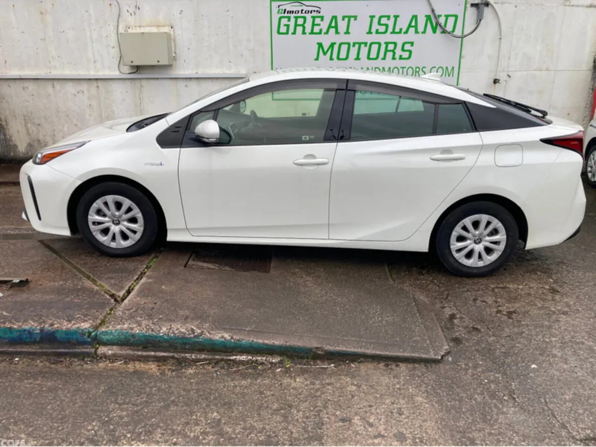 Toyota Prius Hatchback, Petrol Hybrid, 2020, White