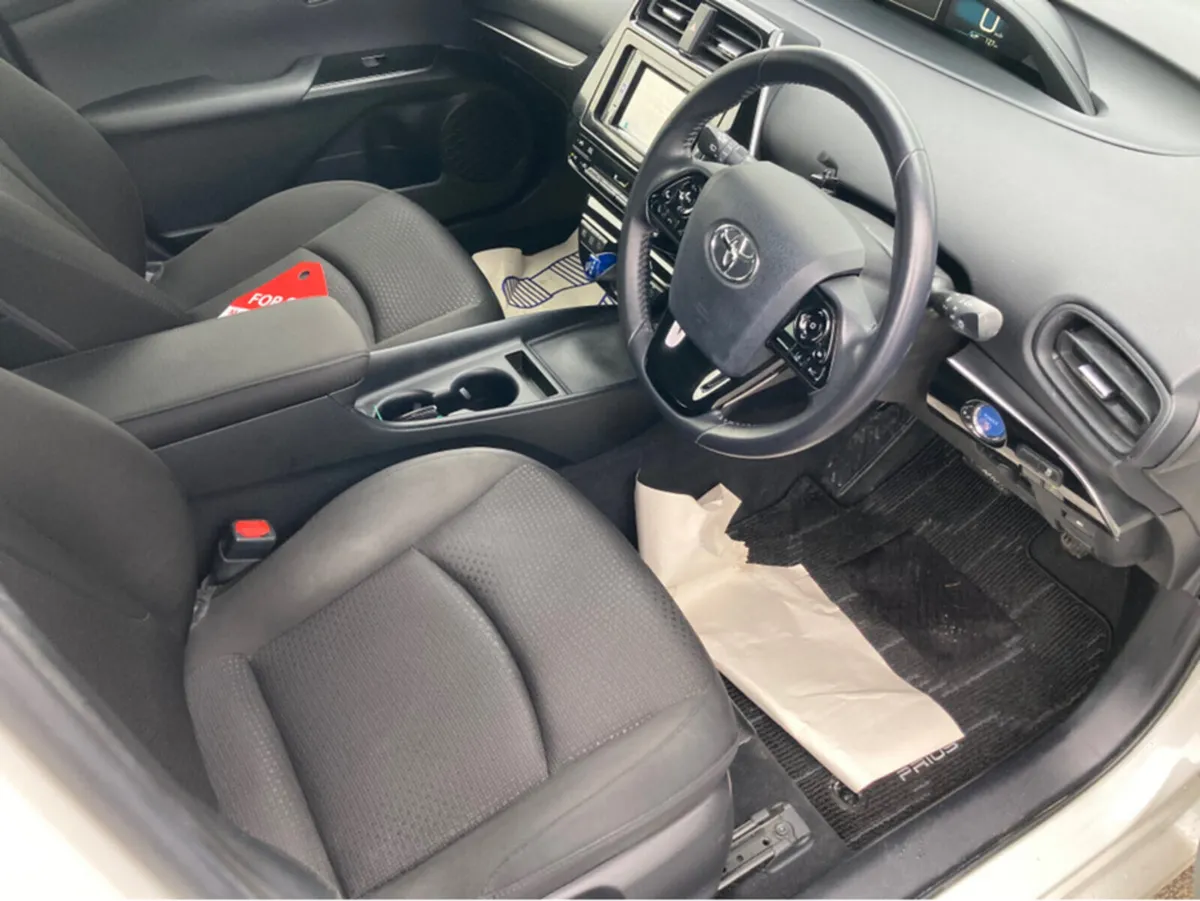 Toyota Prius Hatchback, Petrol Hybrid, 2020, White