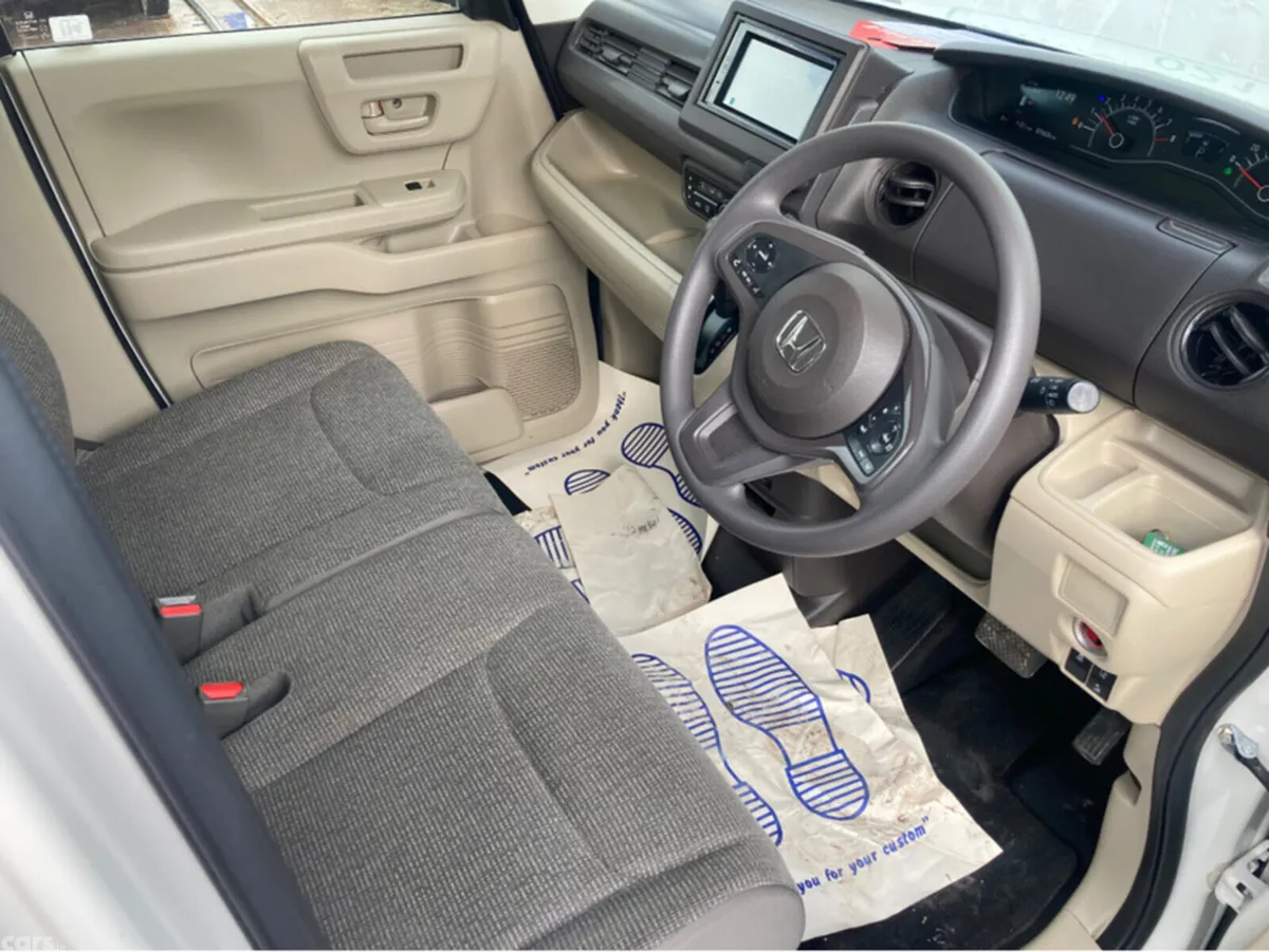 Honda Fit Hatchback, Petrol, 2018, White