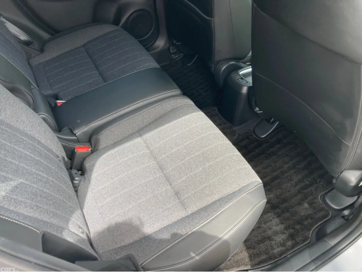 Honda Fit Hatchback, Petrol Hybrid, 2022, Silver