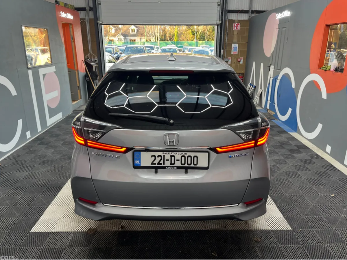Honda Shuttle SUV, Petrol Hybrid, 2022, Silver