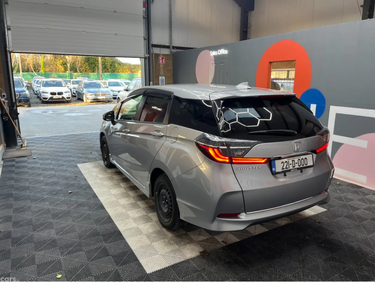 Honda Shuttle SUV, Petrol Hybrid, 2022, Silver