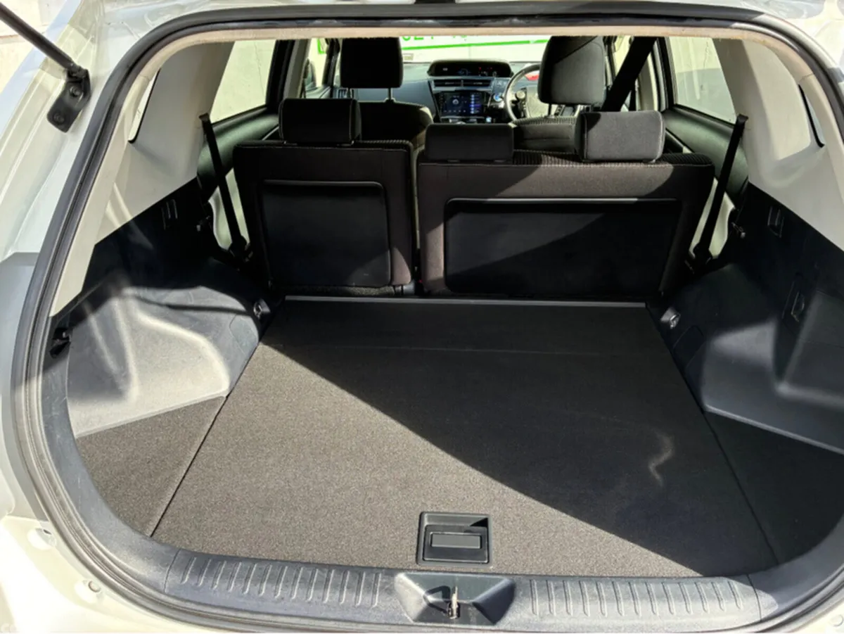 Toyota Prius Estate, Petrol Hybrid, 2018, White