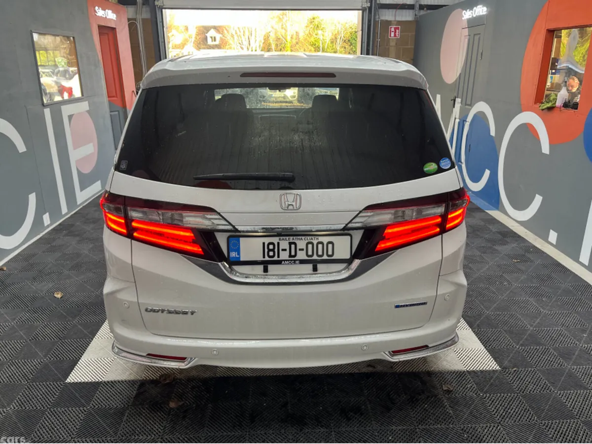 Honda Odyssey SUV, Petrol Hybrid, 2018, White