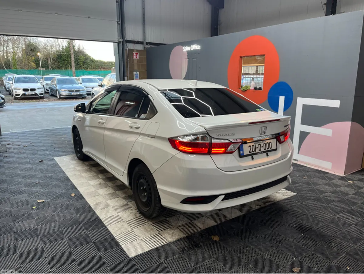 Honda Grace Saloon, Petrol Hybrid, 2020, White