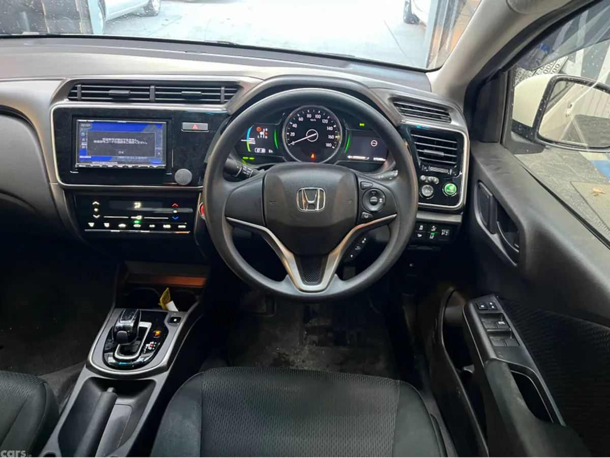Honda Grace Saloon, Petrol Hybrid, 2020, White