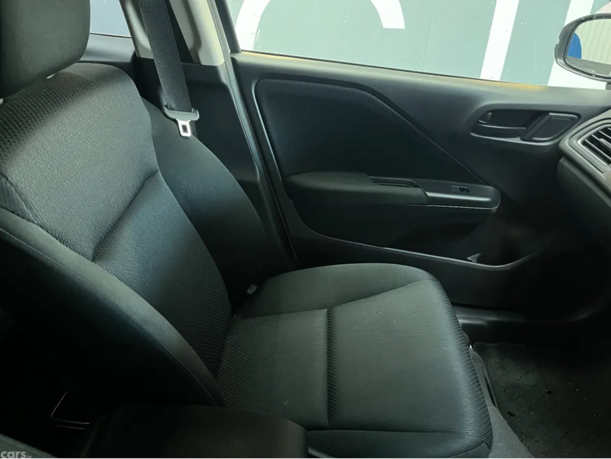 Honda Grace Saloon, Petrol Hybrid, 2020, White