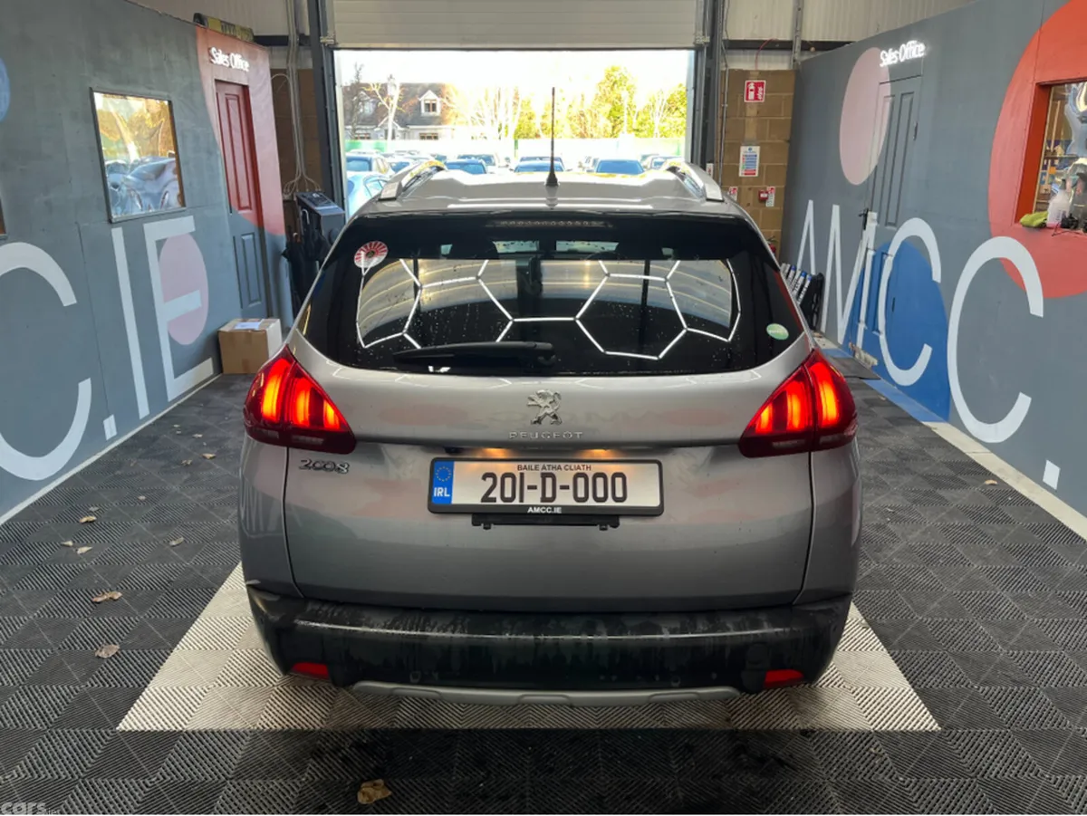 Peugeot 2008 Hatchback, Petrol, 2020, Grey