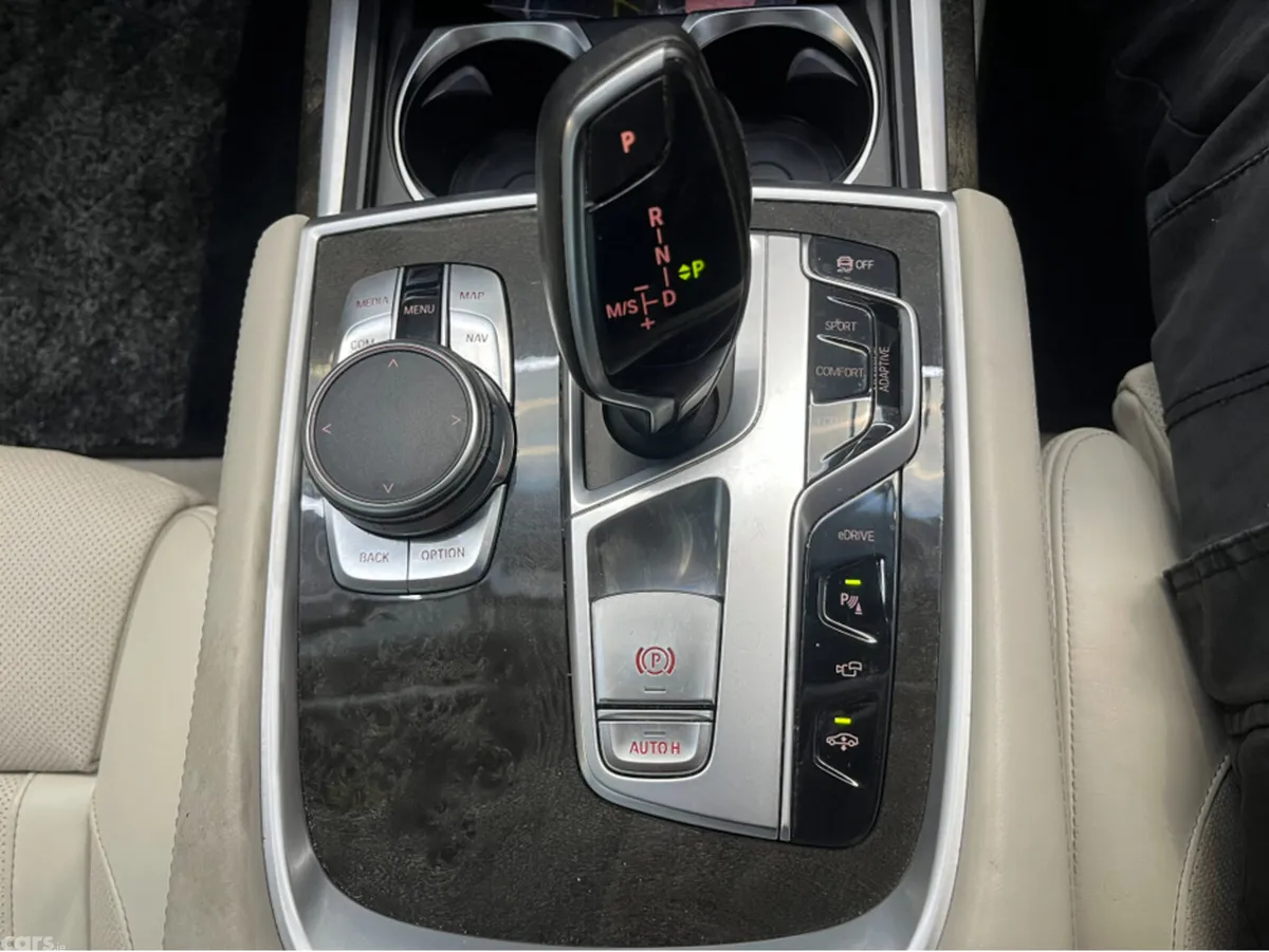 BMW 7-Series Saloon, Petrol Plug-in Hybrid, 2016, Black
