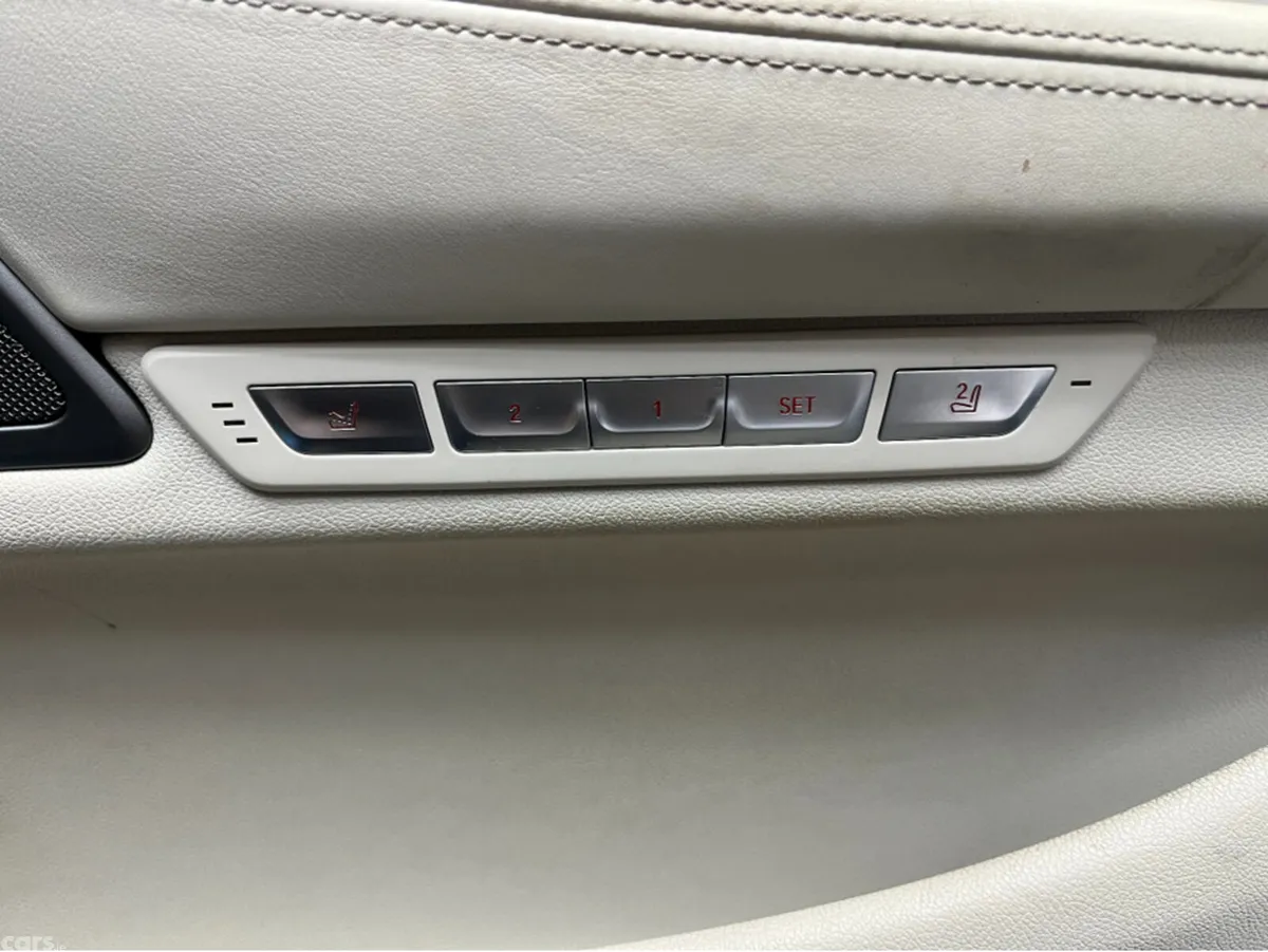 BMW 7-Series Saloon, Petrol Plug-in Hybrid, 2016, Black