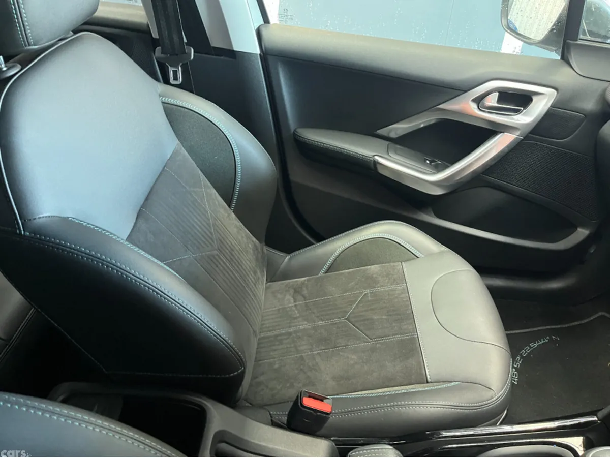 Peugeot 2008 Hatchback, Petrol, 2020, Grey