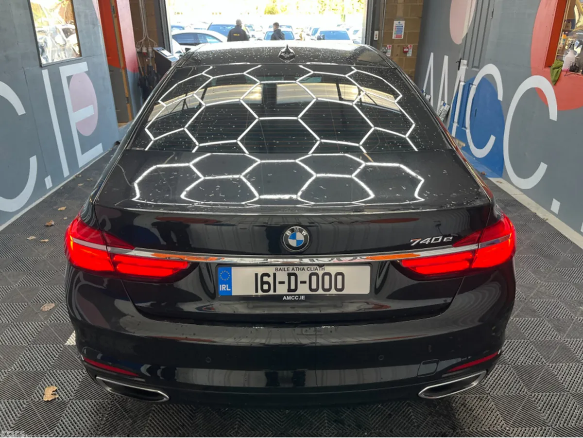 BMW 7-Series Saloon, Petrol Plug-in Hybrid, 2016, Black