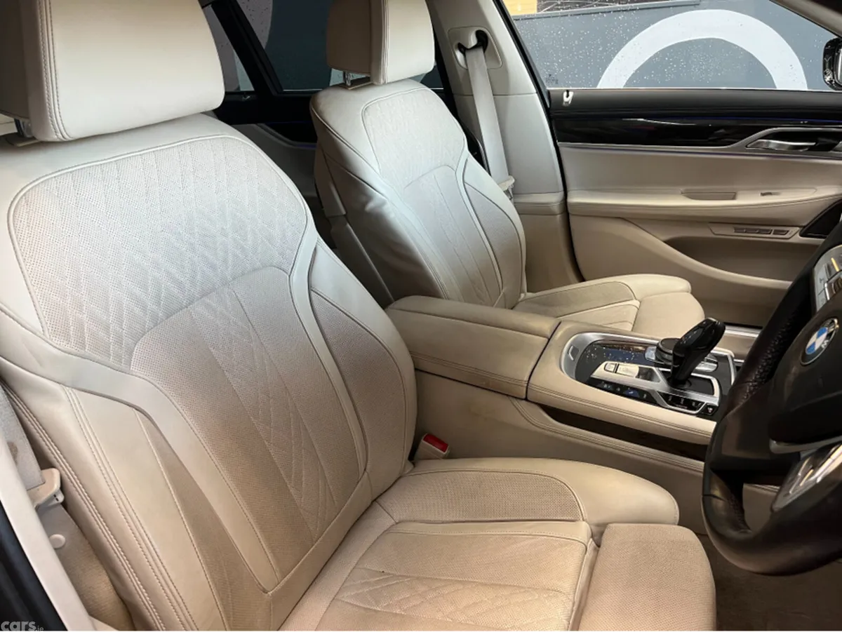 BMW 7-Series Saloon, Petrol Plug-in Hybrid, 2016, Black