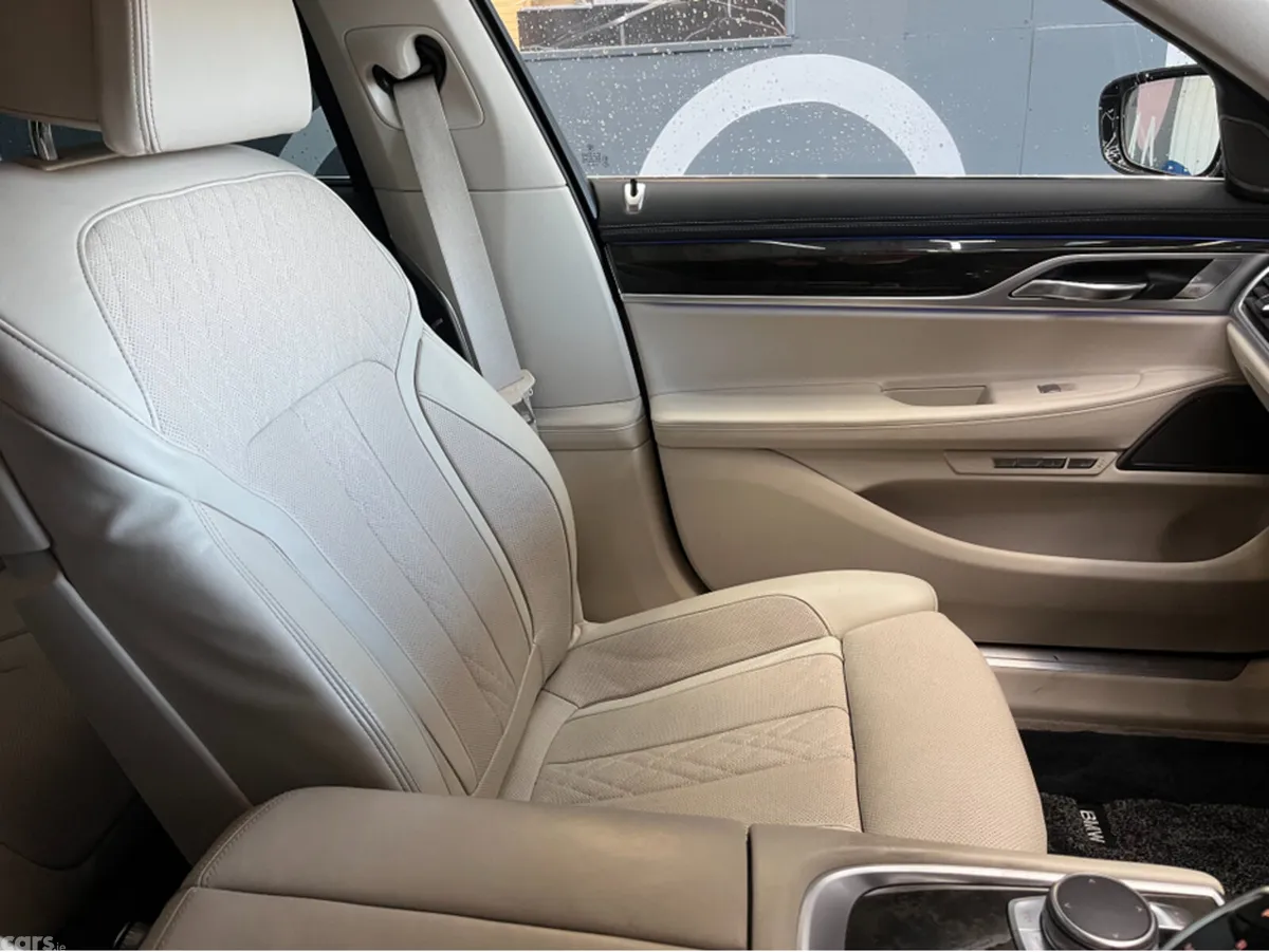 BMW 7-Series Saloon, Petrol Plug-in Hybrid, 2016, Black