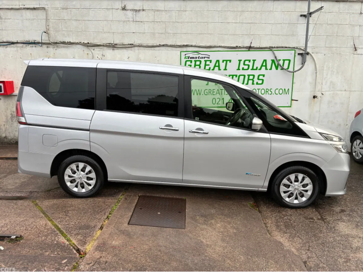Nissan Serena MPV, Petrol Hybrid, 2017, Silver