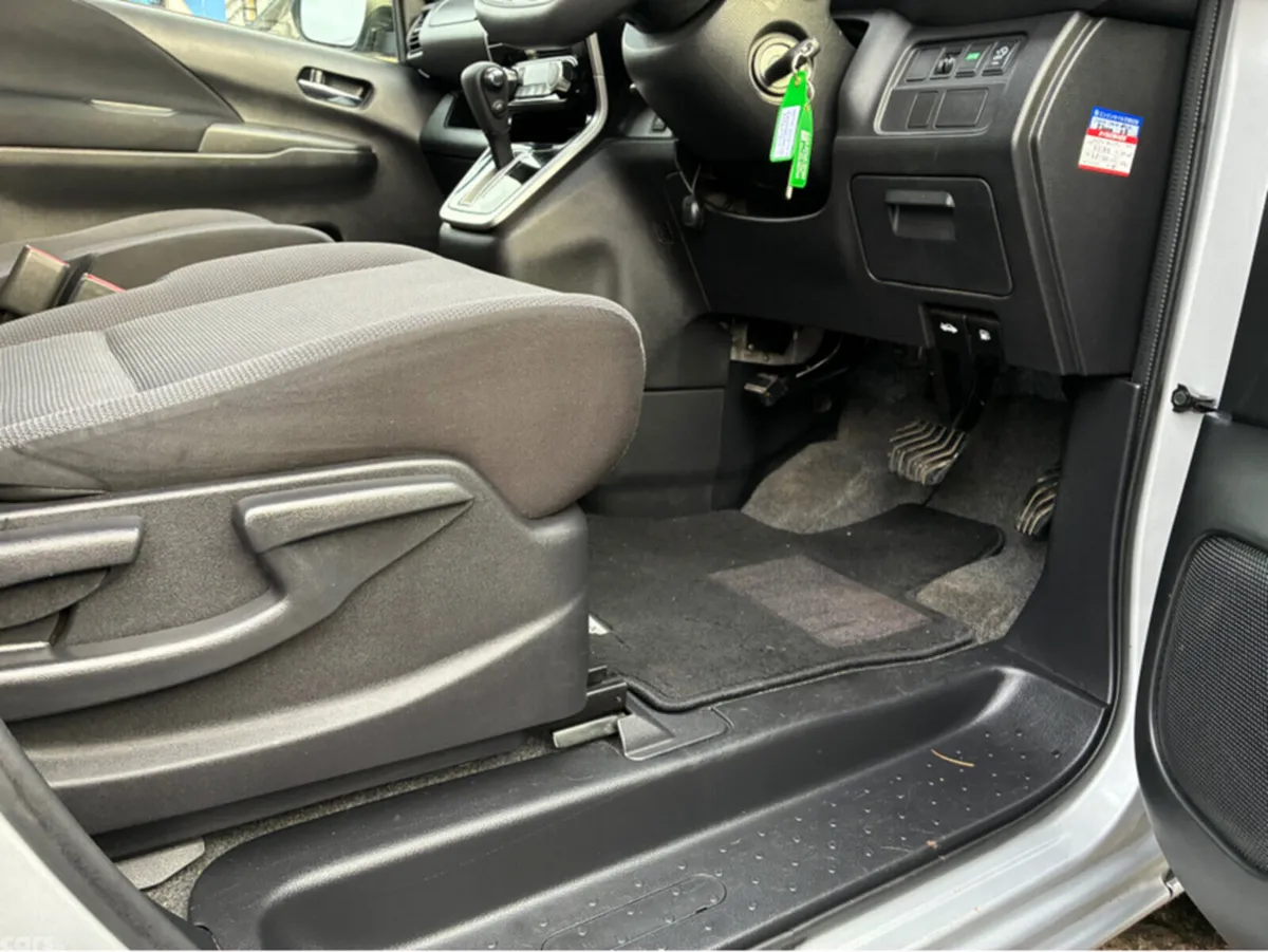 Nissan Serena MPV, Petrol Hybrid, 2017, Silver