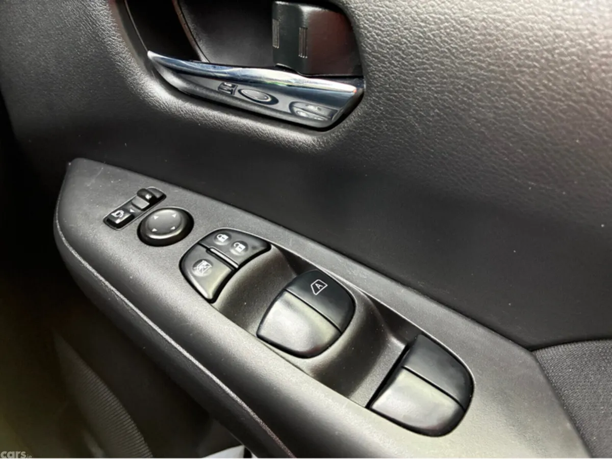 Nissan Serena MPV, Petrol Hybrid, 2017, Silver