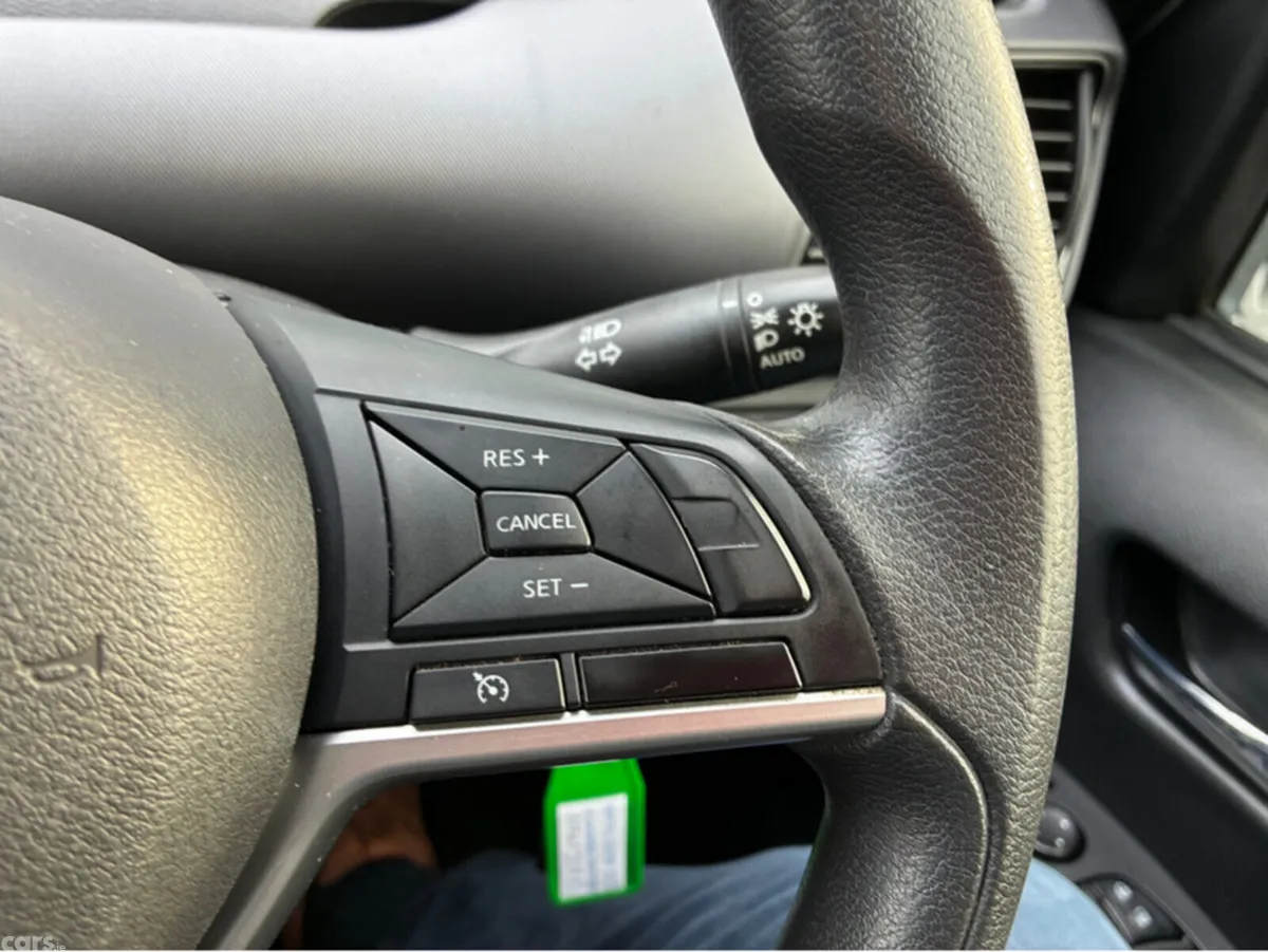 Nissan Serena MPV, Petrol Hybrid, 2017, Silver