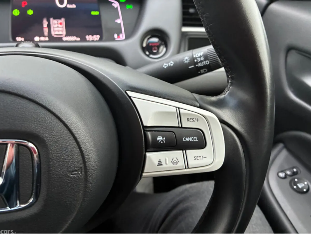 Honda Fit Hatchback, Petrol Hybrid, 2021, Silver