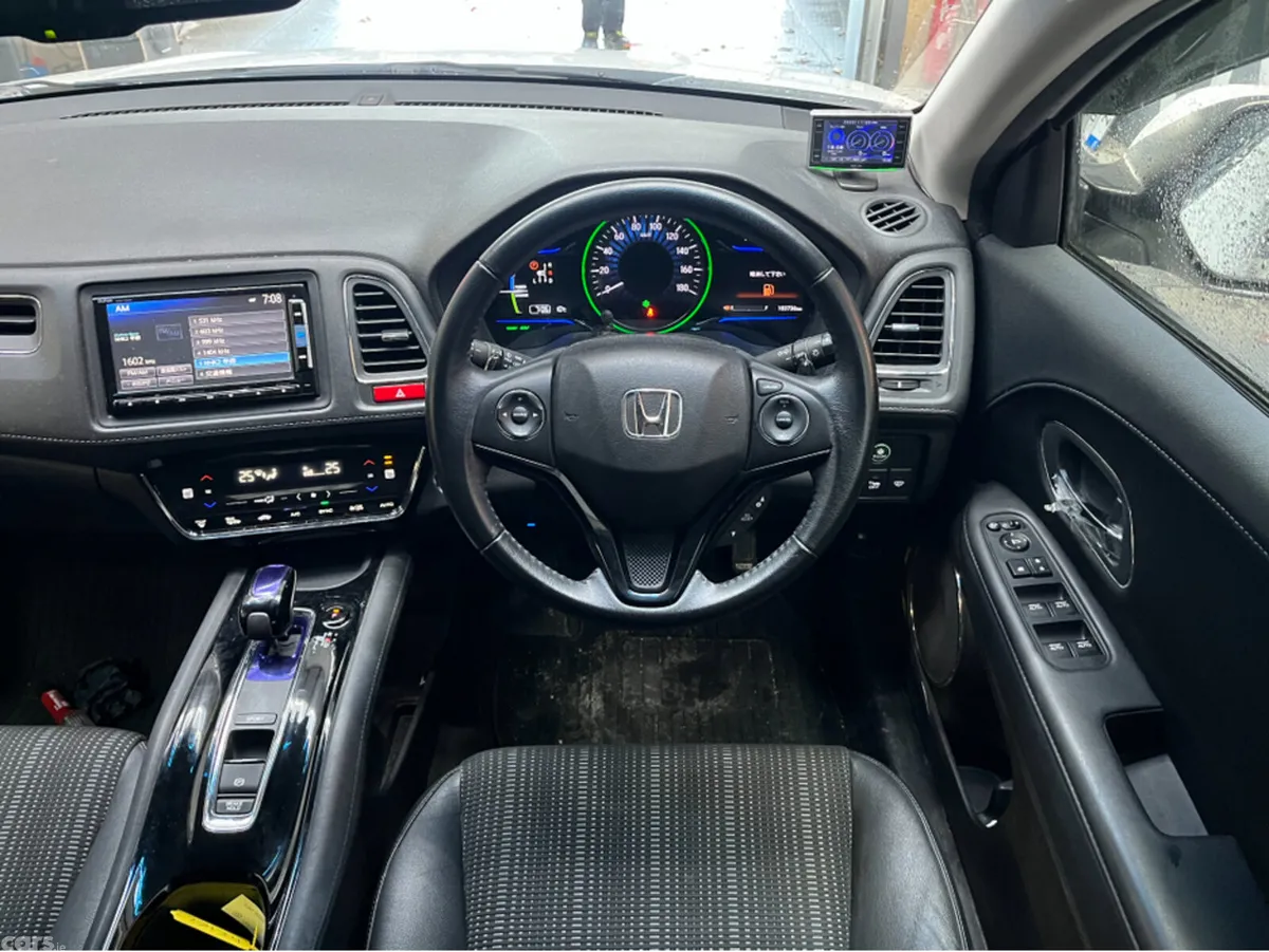 Honda Vezel SUV, Petrol Hybrid, 2015, White
