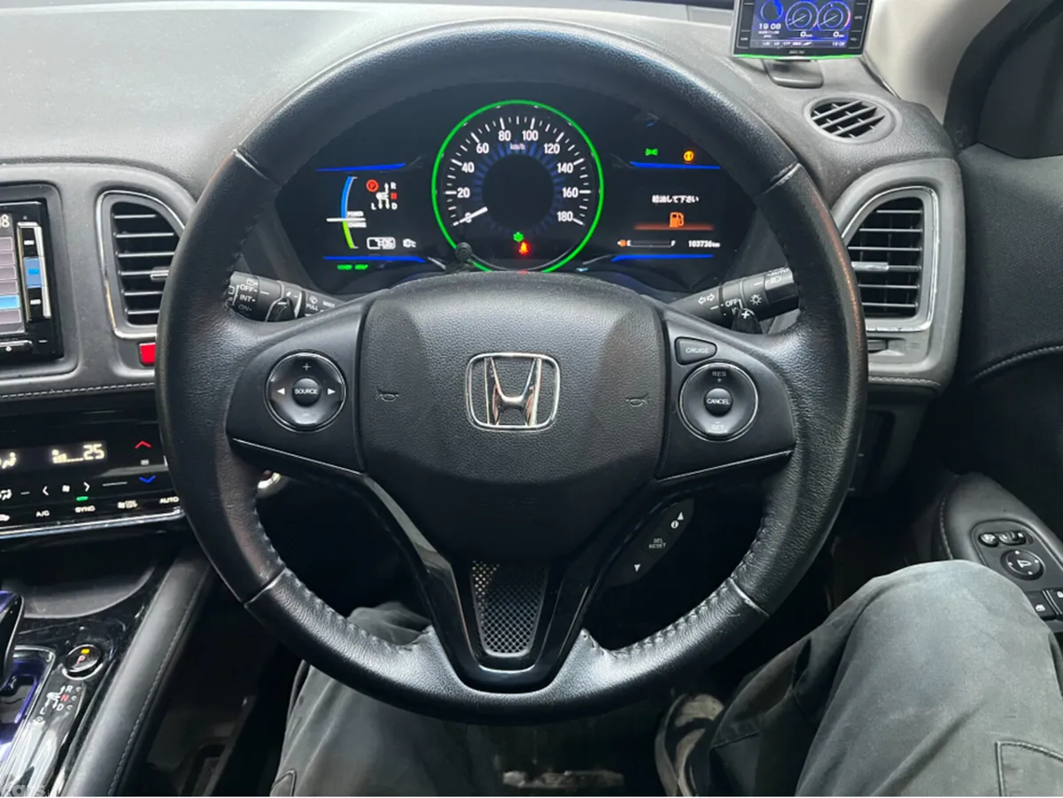 Honda Vezel SUV, Petrol Hybrid, 2015, White