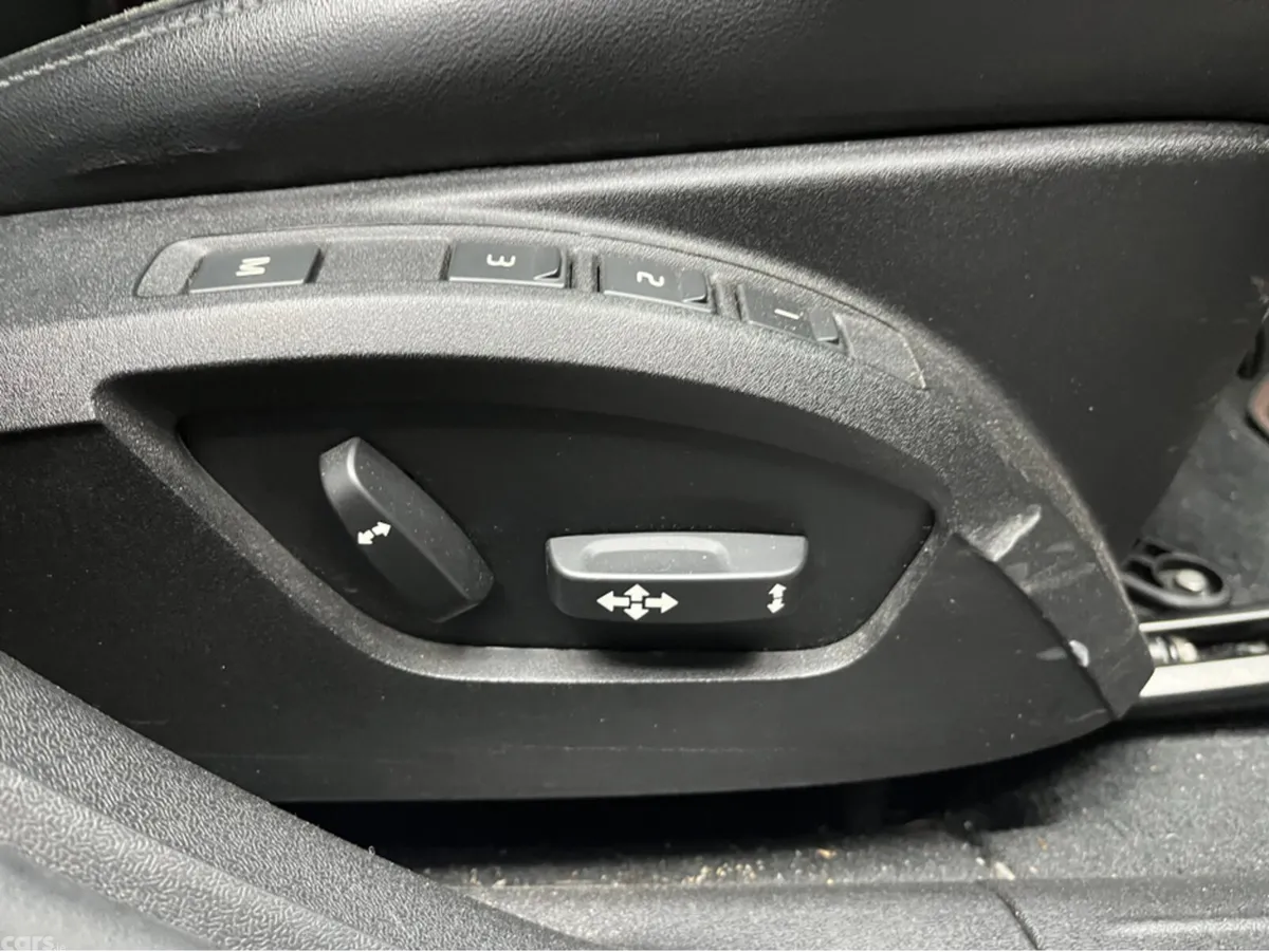 Volvo V40 Hatchback, Petrol, 2015, White