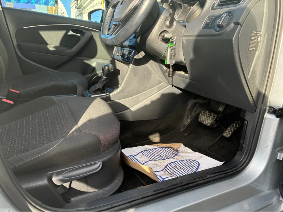 Volkswagen Polo Hatchback, Petrol, 2015, Silver
