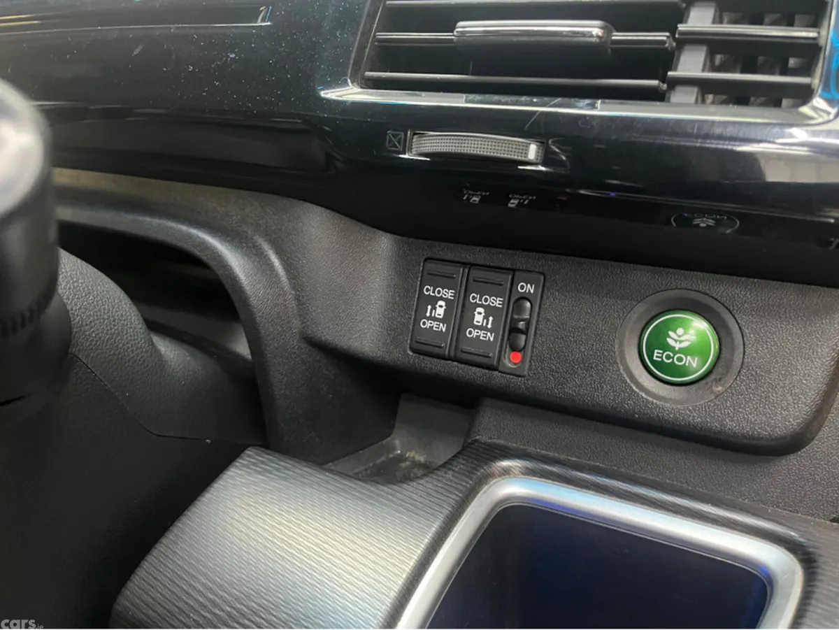 Honda Stepwagon MPV, Petrol Hybrid, 2020, Black