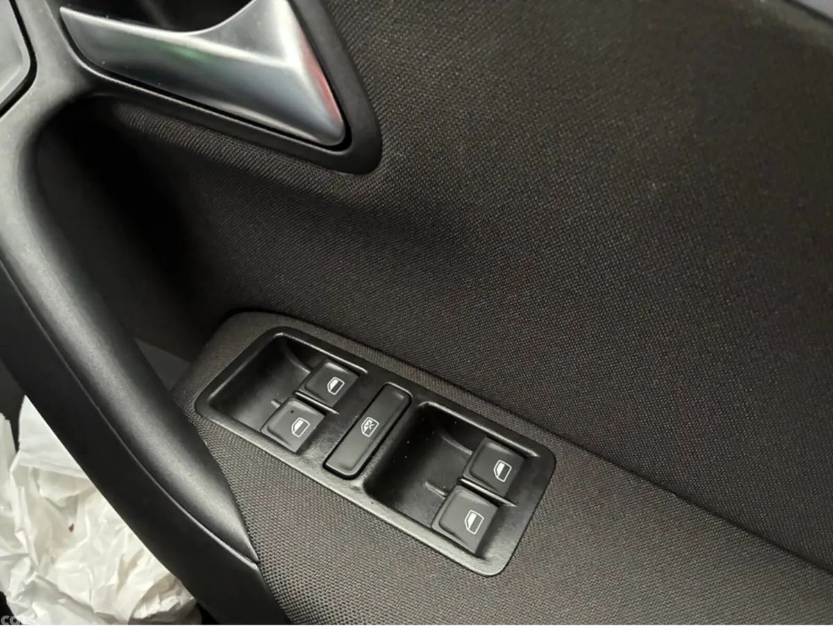 Volkswagen Polo Hatchback, Petrol, 2017, White