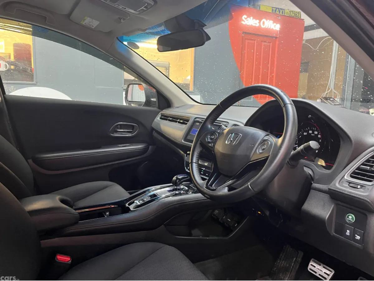 Honda Vezel SUV, Petrol Hybrid, 2015, Red