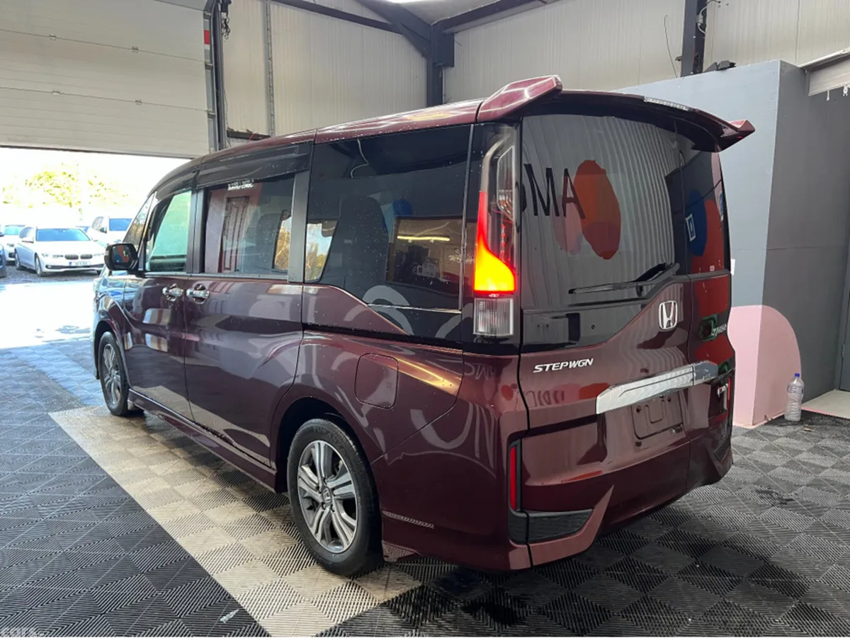 Honda Stepwagon MPV, Petrol Hybrid, 2020, Red