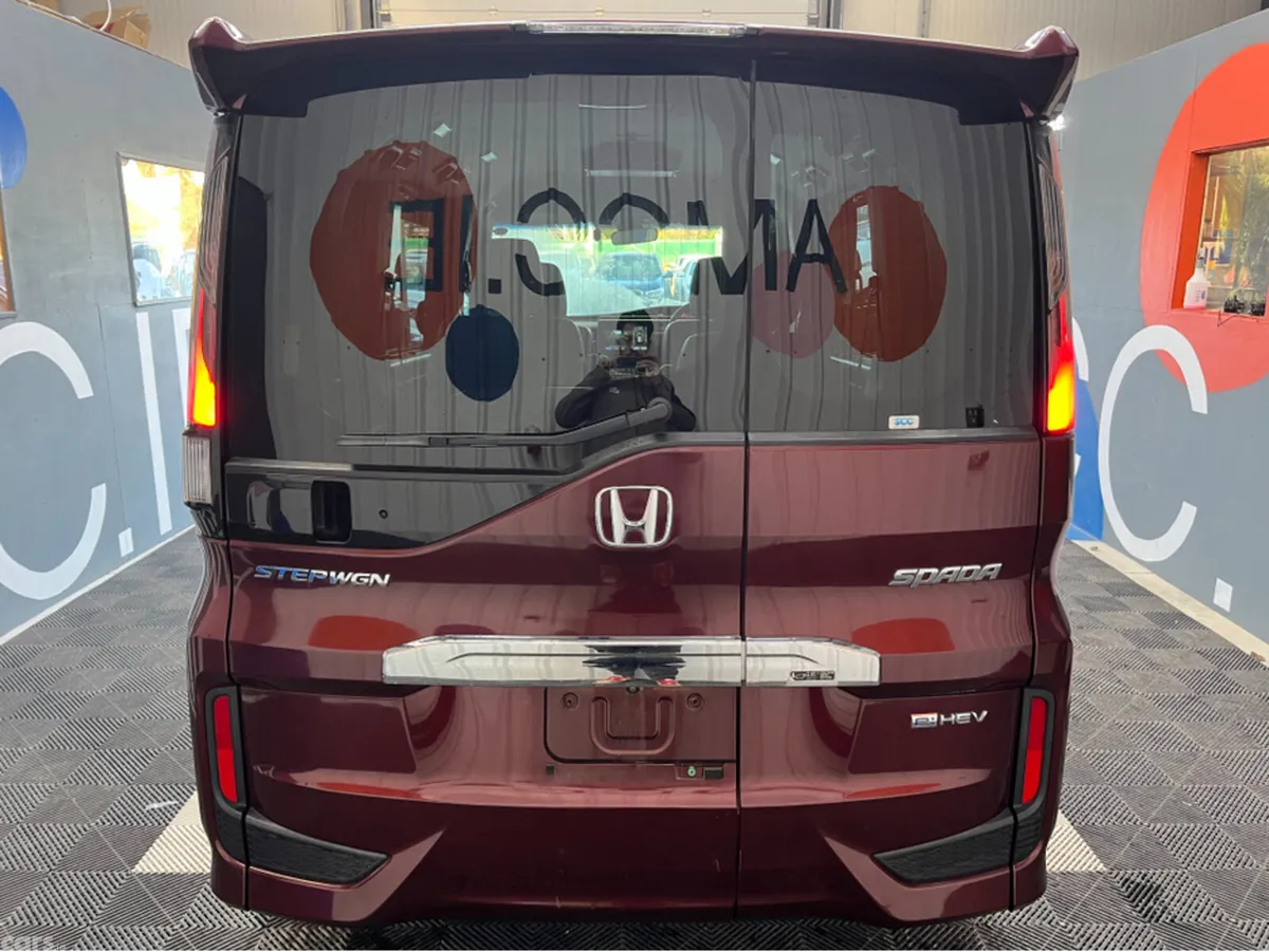 Honda Stepwagon MPV, Petrol Hybrid, 2020, Red