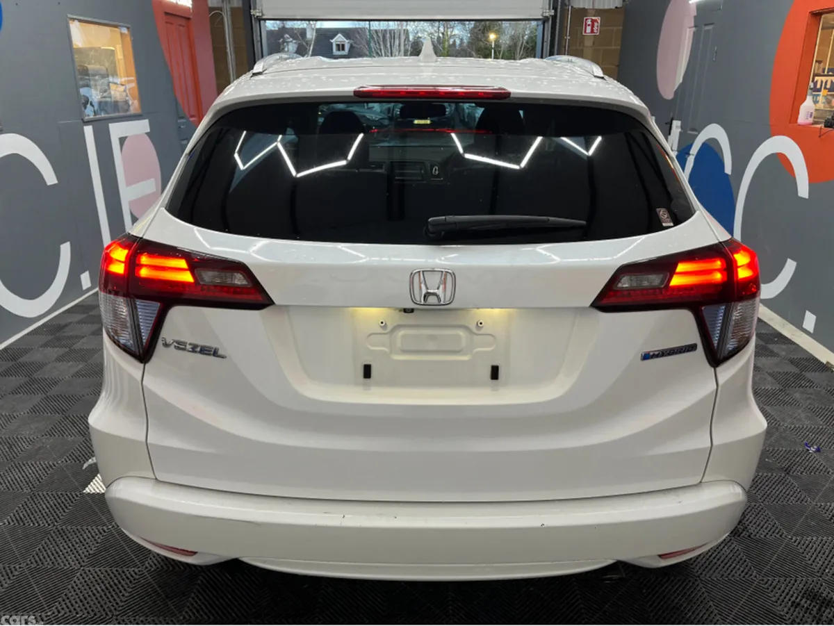 Honda Vezel SUV, Petrol Hybrid, 2015, White