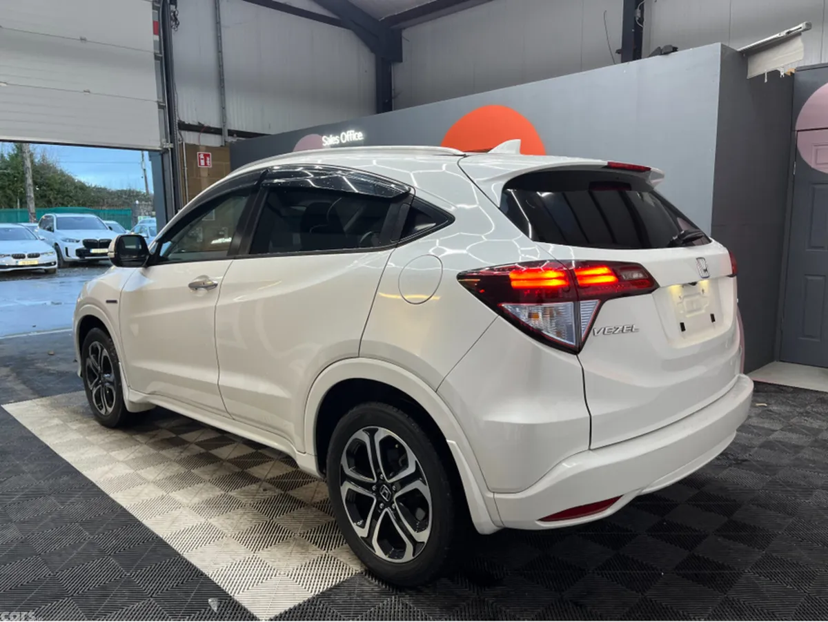 Honda Vezel SUV, Petrol Hybrid, 2015, White