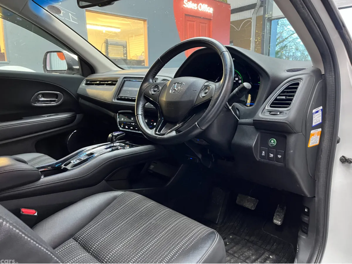 Honda Vezel SUV, Petrol Hybrid, 2015, White