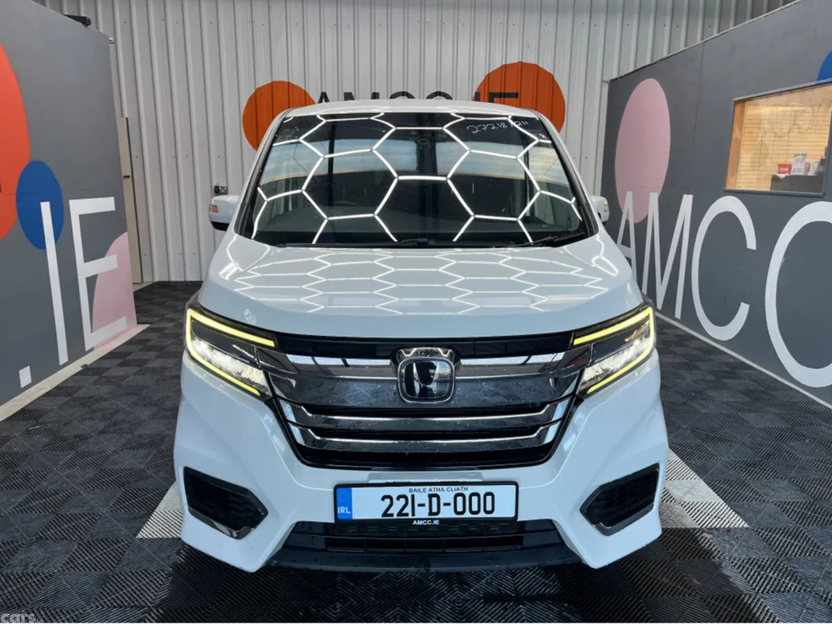 Honda Stepwagon MPV, Petrol Hybrid, 2021, White
