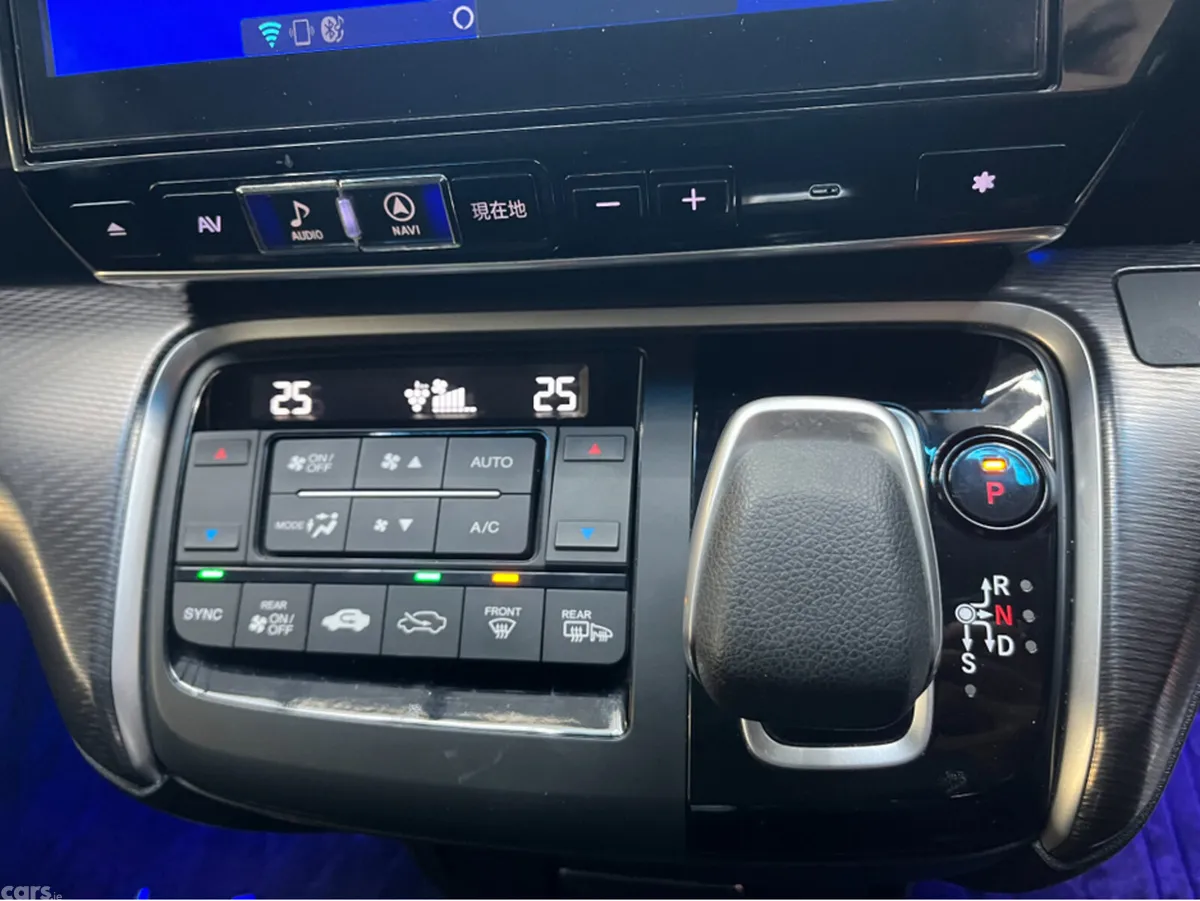 Honda Stepwagon MPV, Petrol Hybrid, 2021, White