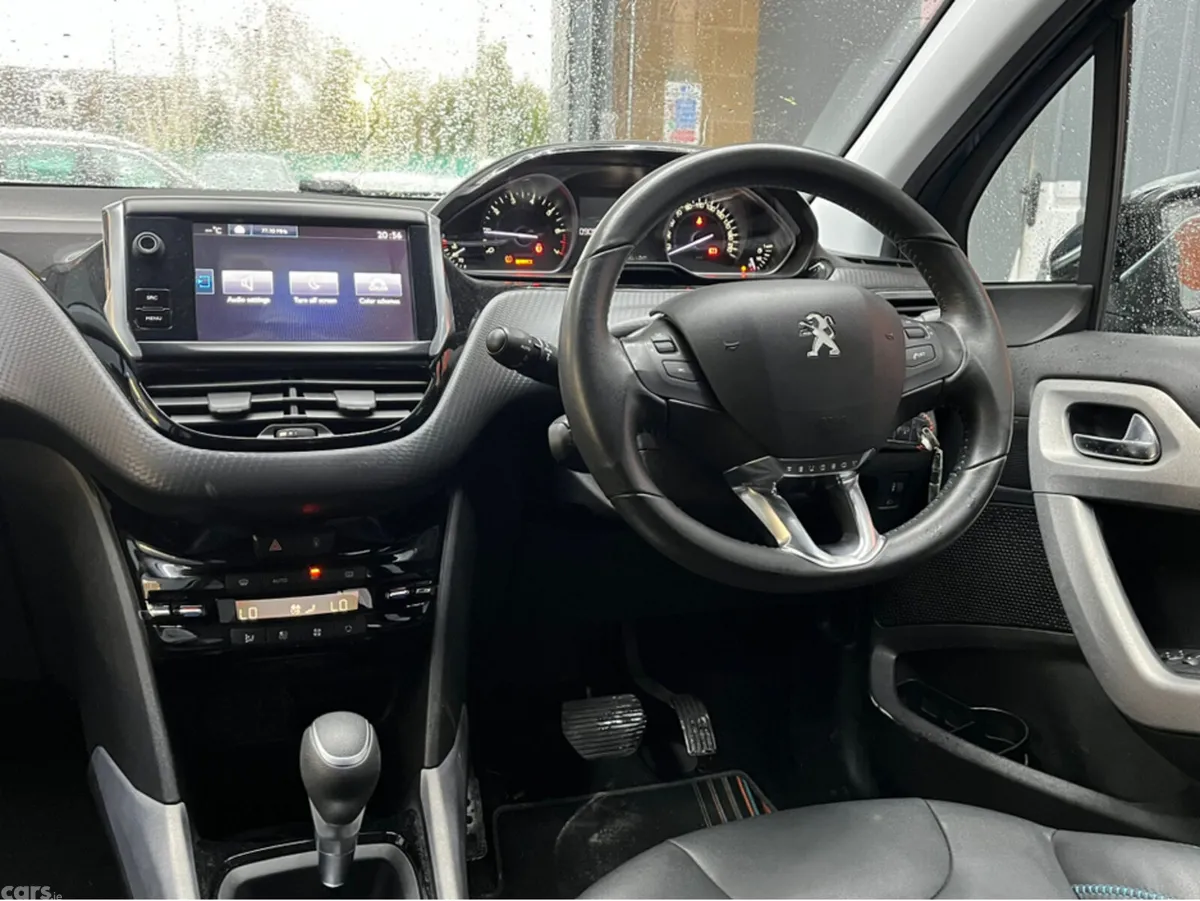 Peugeot 2008 Hatchback, Petrol, 2016, Blue