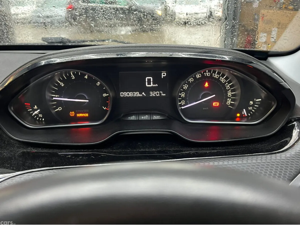 Peugeot 2008 Hatchback, Petrol, 2016, Blue