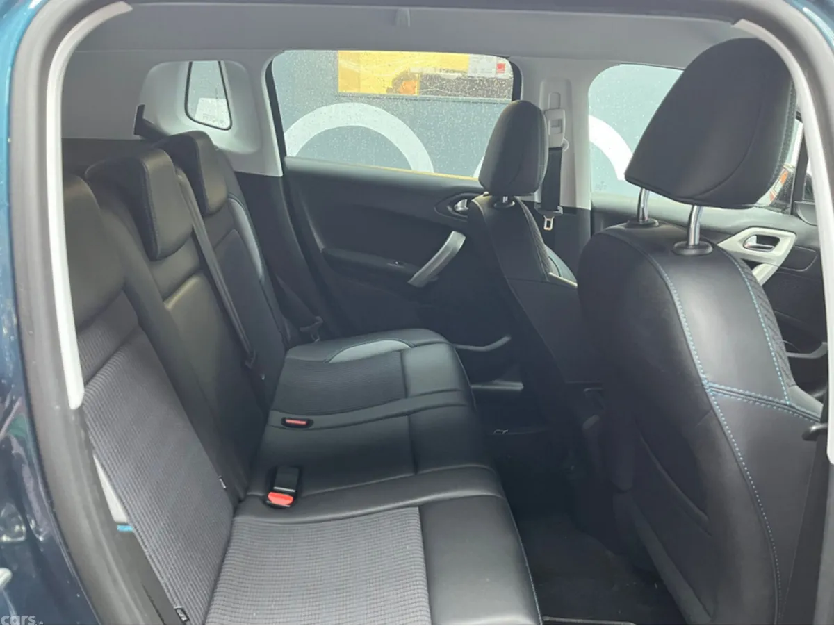 Peugeot 2008 Hatchback, Petrol, 2016, Blue