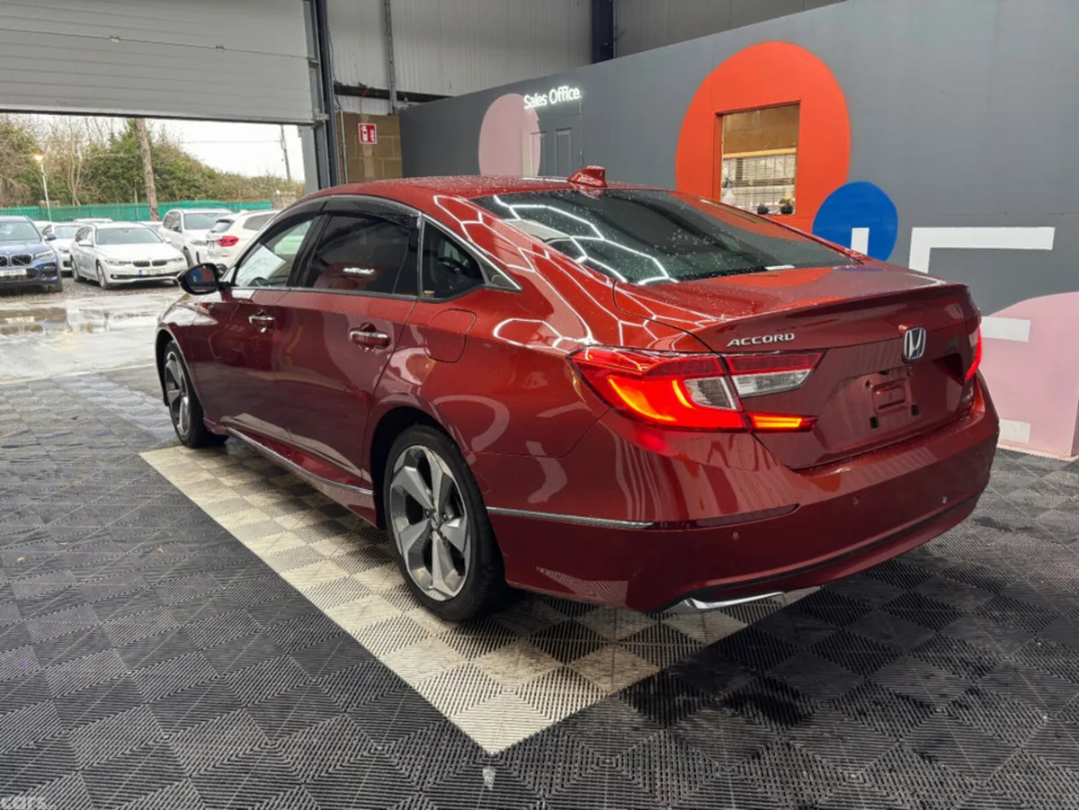 Honda Accord Saloon, Petrol Hybrid, 2022, Red