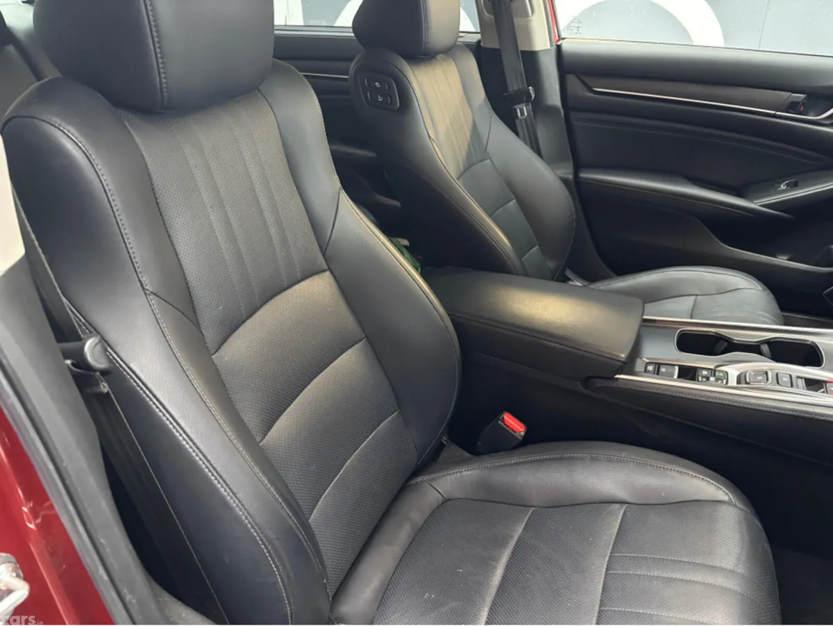 Honda Accord Saloon, Petrol Hybrid, 2022, Red
