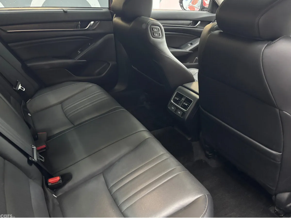 Honda Accord Saloon, Petrol Hybrid, 2022, Red