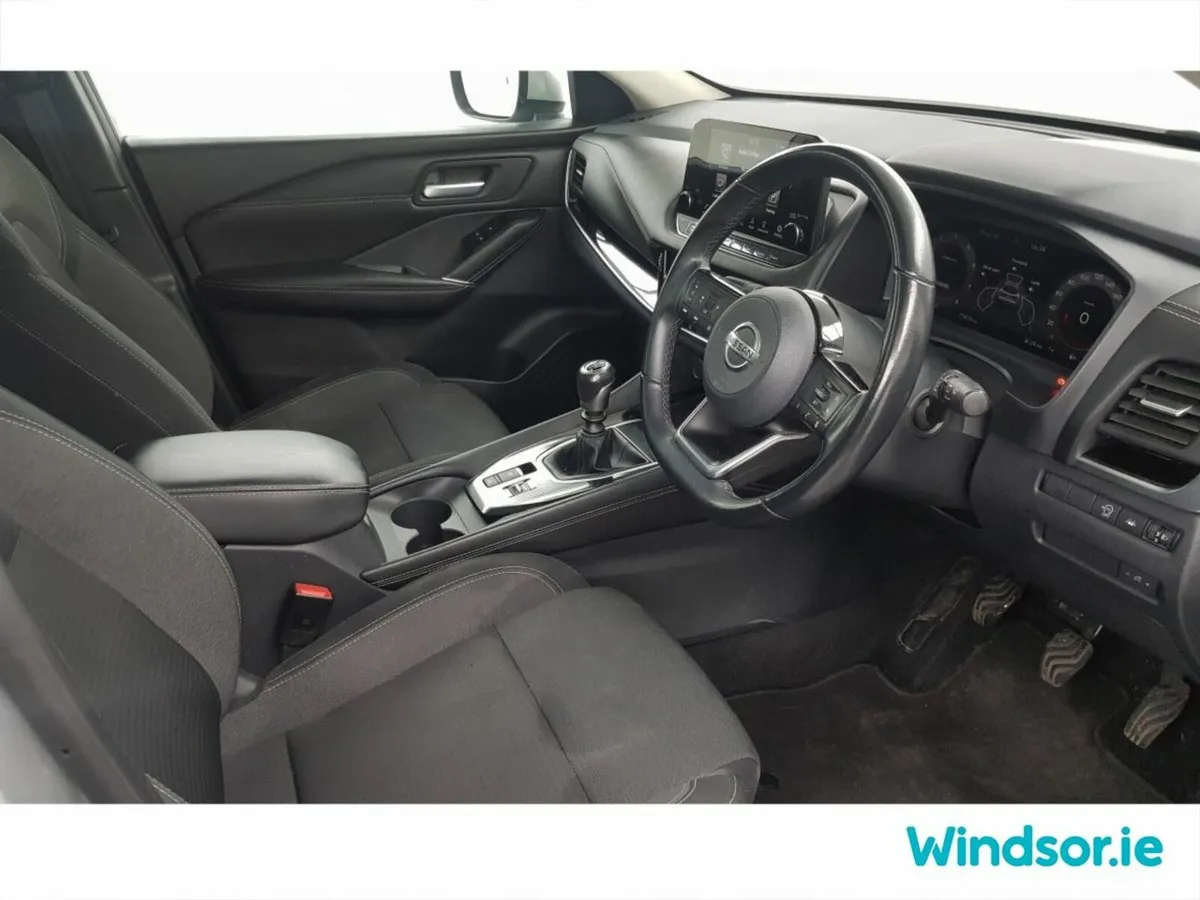 Nissan Qashqai MPV, Petrol, 2022, Grey