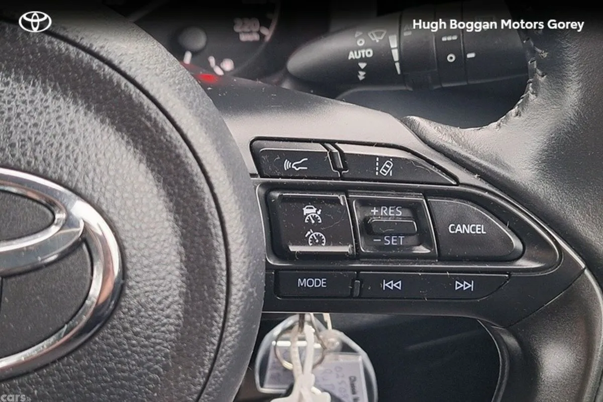 Toyota Yaris Hatchback, Petrol, 2023, Grey